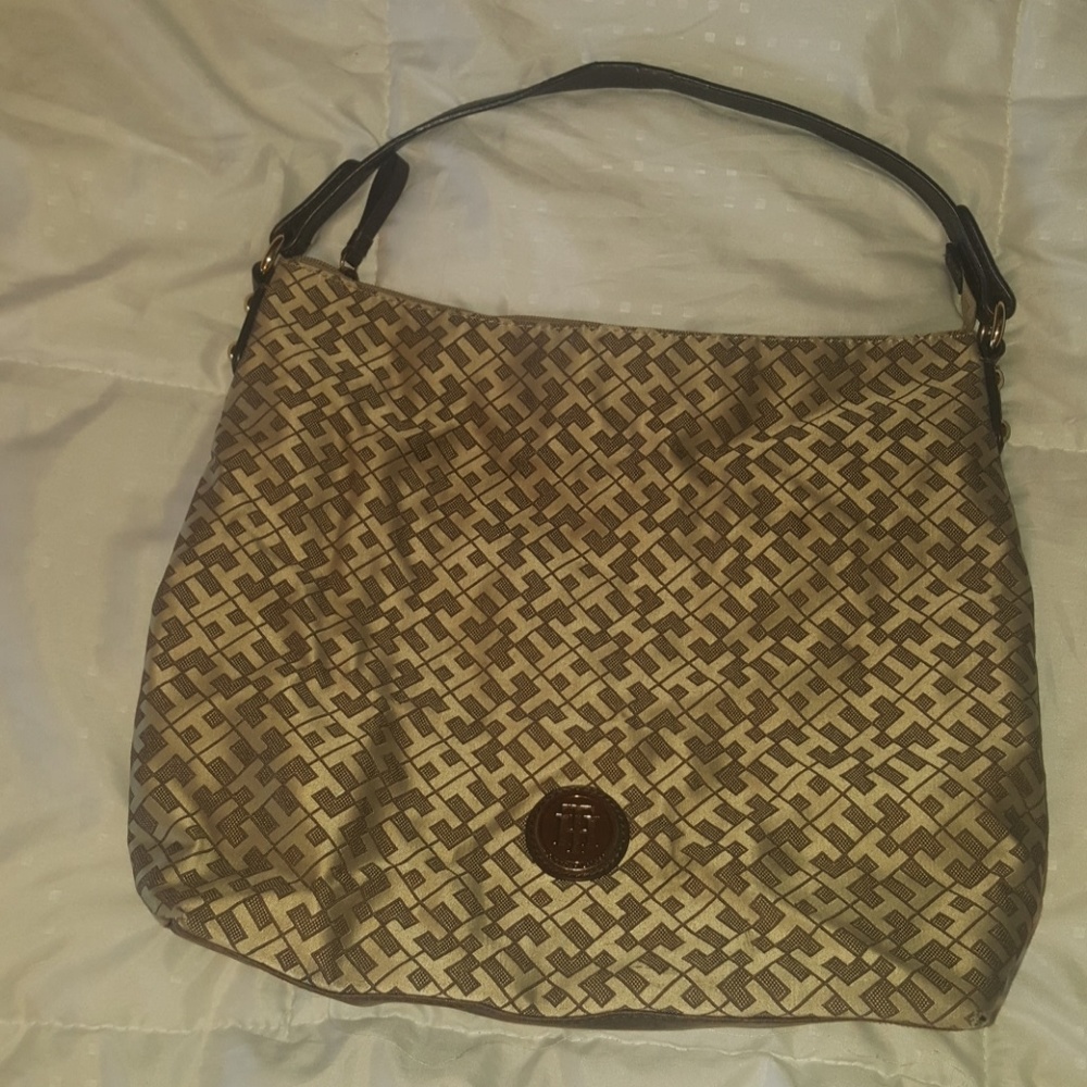 Tommy Hilfiger TH Logo Hobo Bag (Shoulder)